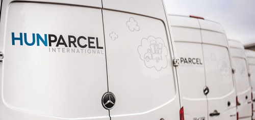 Csomagküldés 2016-ban is minden héten, háztol házig.